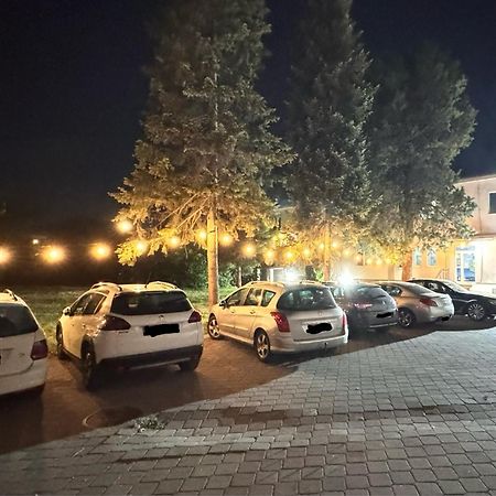 Hotel Istanbul Skopje Bagian luar foto
