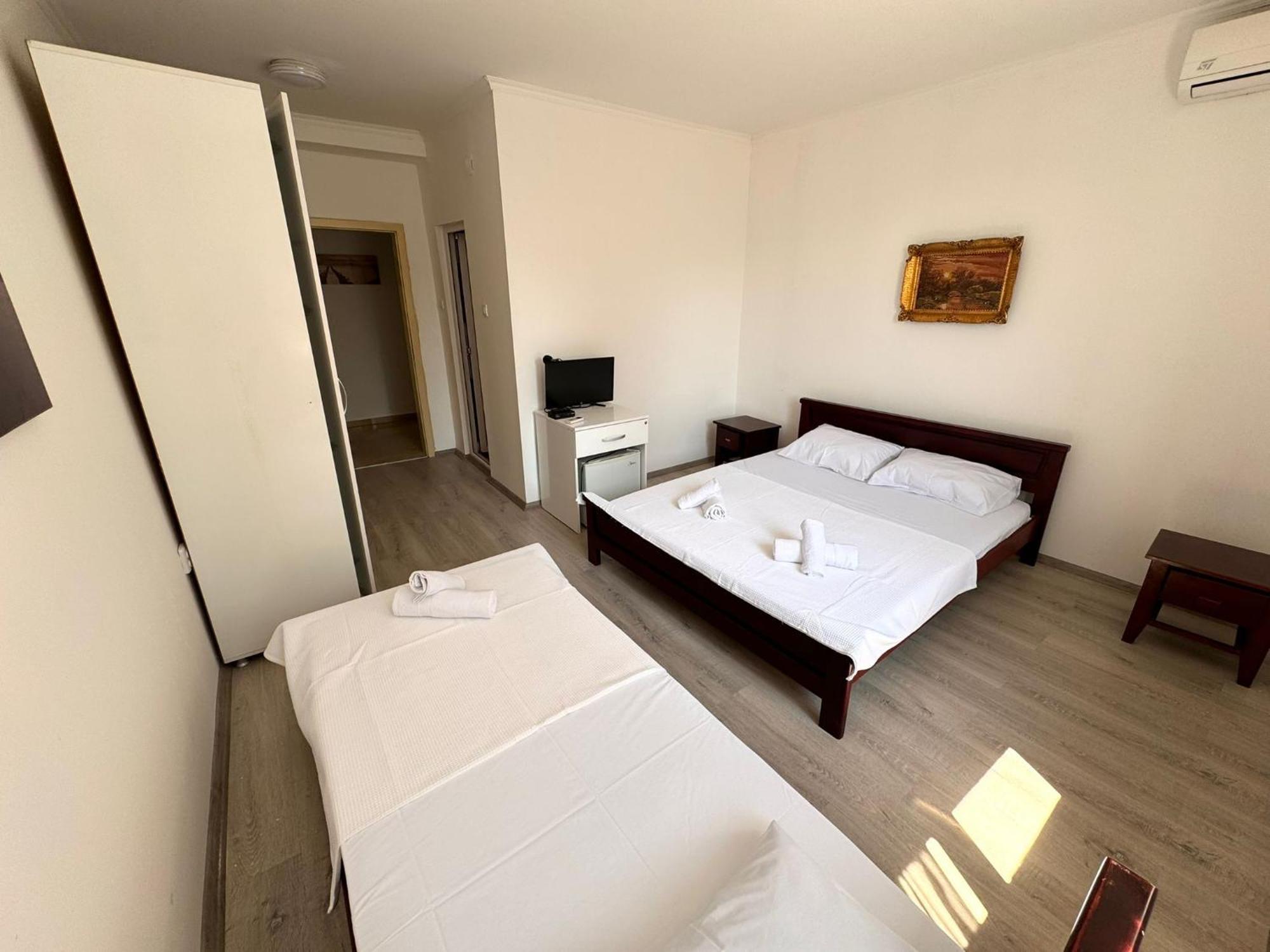Hotel Istanbul Skopje Bagian luar foto