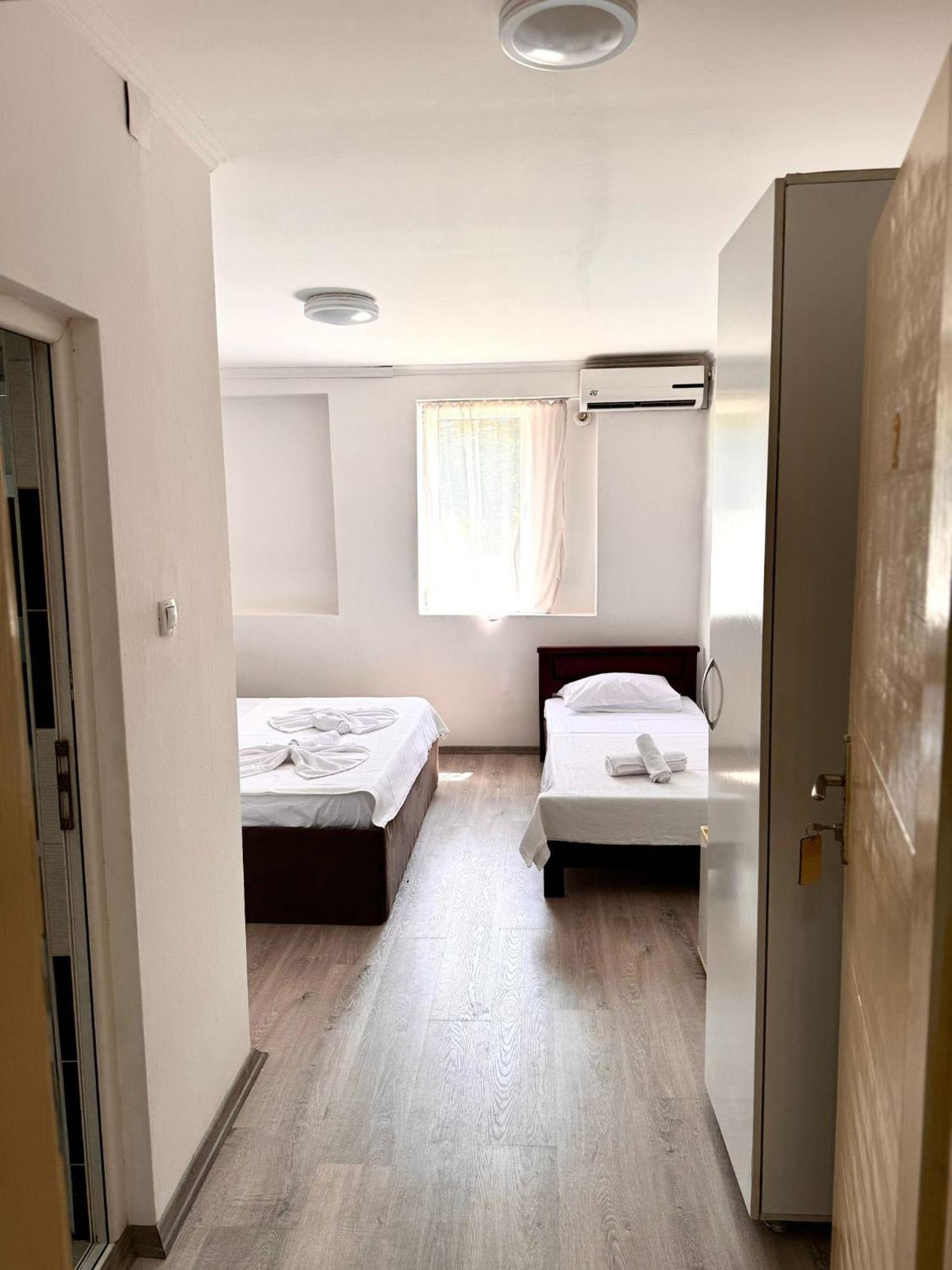 Hotel Istanbul Skopje Bagian luar foto