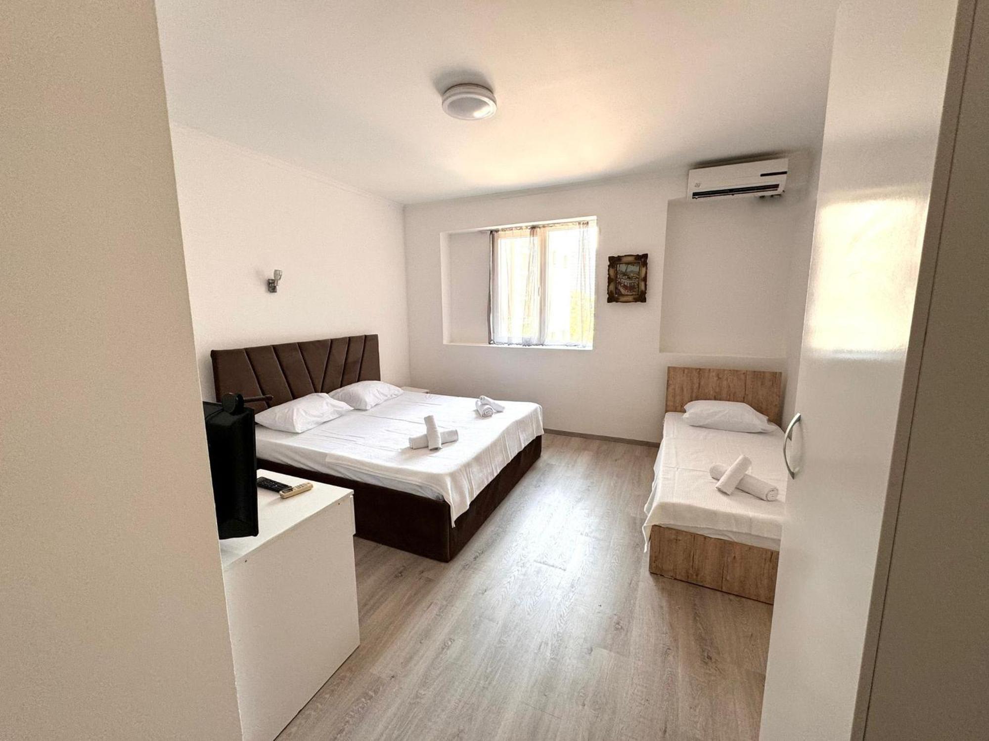 Hotel Istanbul Skopje Bagian luar foto